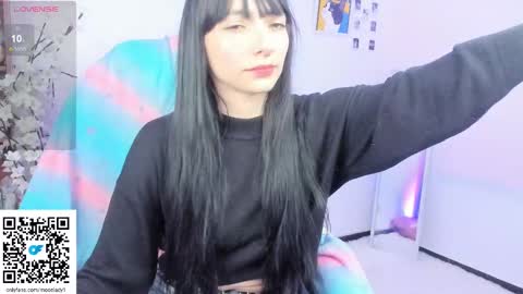 Snapshot of moonlady_ chatting on 09/10/25, 02:33 MOON  online show from 09/10/25, 02:33