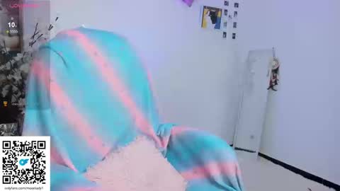 Snapshot of moonlady_ chatting on 09/11/25, 11:49 MOON  online show from 09/11/25, 11:49