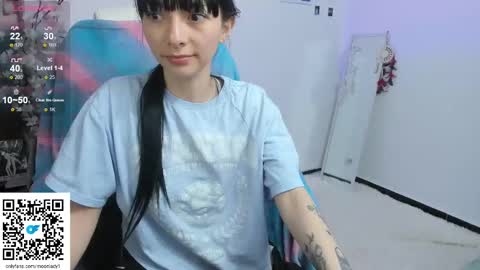 Snapshot of moonlady_ chatting on 09/12/25, 11:04 MOON  online show from 09/12/25, 11:04