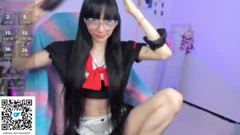 Snapshot of moonlady_ chatting on 09/17/25, 02:13 MOON  online show from 09/17/25, 02:13
