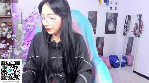 Snapshot of moonlady_ chatting on 11/06/25, 03:18 MOON online show from 11/06/25, 03:18