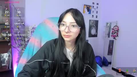 Snapshot of moonlady_ chatting on 12/14/25, 04:18 MOON online show from 12/14/25, 04:18