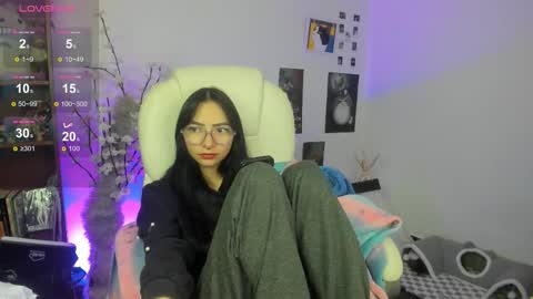 Snapshot of moonlady_ chatting on 01/18/26, 01:53 MOON online show from 01/18/26, 01:53