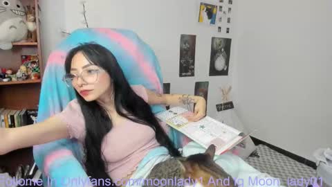 Snapshot of moonlady_ chatting on 01/31/26, 10:30 MOON online show from 01/31/26, 10:30