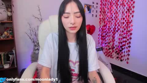 Snapshot of moonlady_ chatting on 02/21/26, 07:04 MOON online show from 02/21/26, 07:04