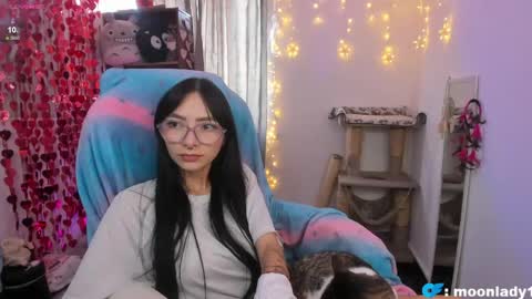 MOON  online show from 04/24/26, 09:39