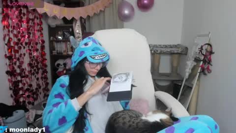 Snapshot of moonlady_ chatting on 06/14/26, 03:08 MOON online show from 06/14/26, 03:08