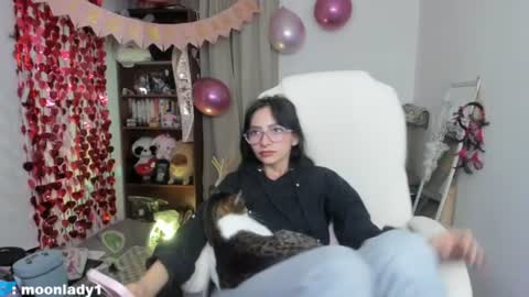 Snapshot of moonlady_ chatting on 06/20/26, 02:58 MOON online show from 06/20/26, 02:58