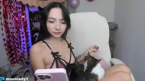 Snapshot of moonlady_ chatting on 07/02/26, 03:17 MOON online show from 07/02/26, 03:17