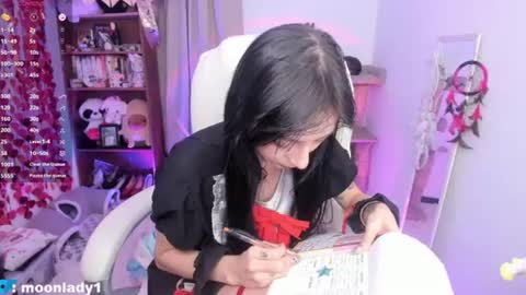 Snapshot of moonlady_ chatting on 08/01/26, 02:00 MOON online show from 08/01/26, 02:00