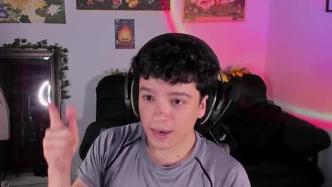 Clove online show from 01/09/26, 04:26