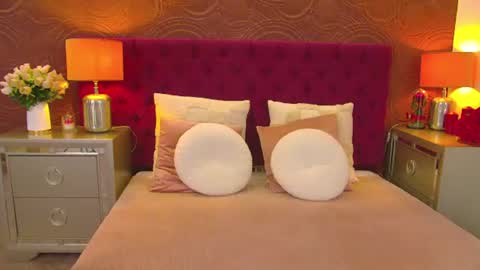 moonligt_iris online show from 06/18/26, 04:24