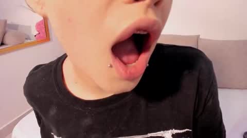 Kitty online show from 12/03/25, 08:07