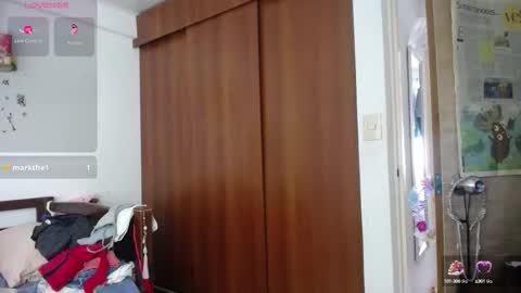 moonlunita online show from 10/16/25, 04:52