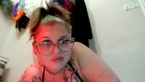 Snapshot of moonpulseraven chatting on 06/18/26, 04:57 moonpulseraven online show from 06/18/26, 04:57