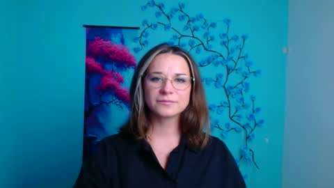 Susanna online show from 11/23/25, 12:05