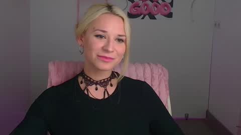 Snapshot of moonsusanna chatting on 05/03/26, 11:38 Susanna online show from 05/03/26, 11:38