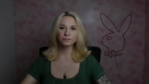Snapshot of moonsusanna chatting on 05/04/26, 11:28 Susanna online show from 05/04/26, 11:28