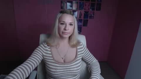 Snapshot of moonsusanna chatting on 05/06/26, 11:15 Susanna online show from 05/06/26, 11:15