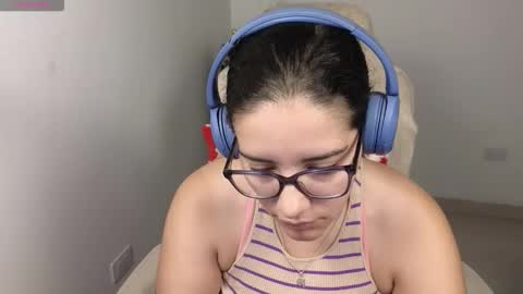 Moon Woman online show from 12/20/25, 04:52