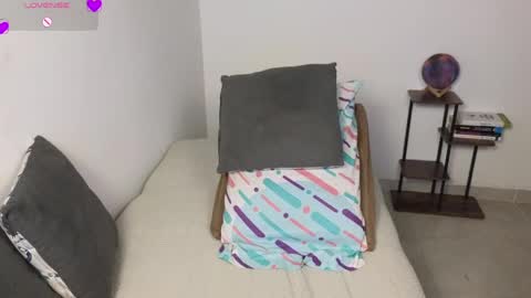 Moon Woman online show from 04/11/26, 07:45