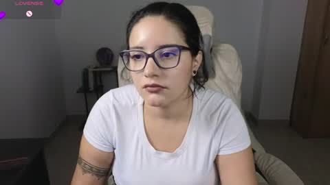 Snapshot of moonwoman_ chatting on 07/16/26, 05:57 Moon Woman online show from 07/16/26, 05:57