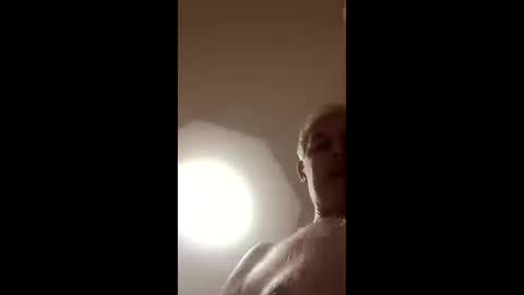 moos1 online show from 09/29/25, 04:50