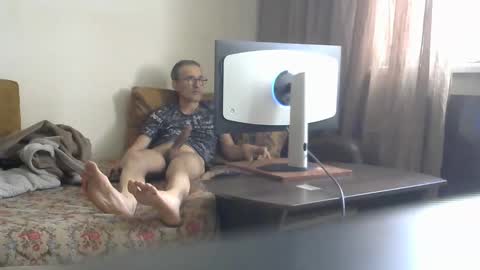 Snapshot of moovurey16 chatting on 10/25/25, 07:16 Alex online show from 10/25/25, 07:16