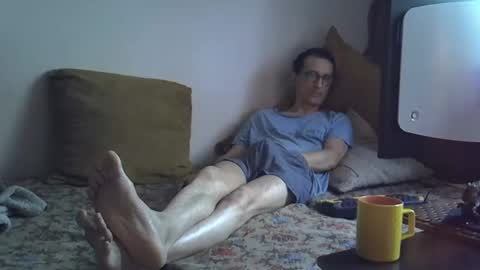 Snapshot of moovurey16 chatting on 05/19/26, 01:22 Alex online show from 05/19/26, 01:22