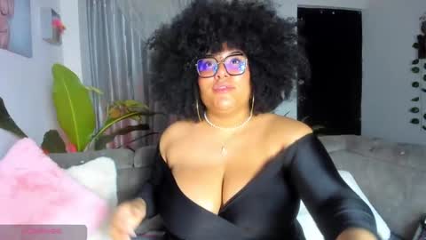 Snapshot of moradaniels chatting on 01/17/25, 10:22   online show from 01/17/25, 10:22