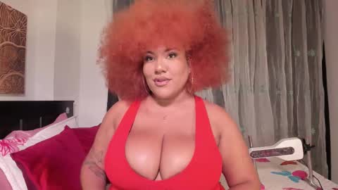 Snapshot of moradaniels chatting on 11/09/25, 06:33 online show from 11/09/25, 06:33