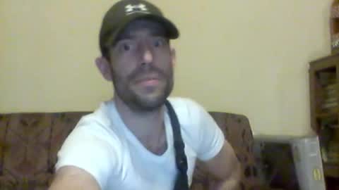 Snapshot of morenikoo26 chatting on 11/10/25, 11:37 morenikoo26 online show from 11/10/25, 11:37