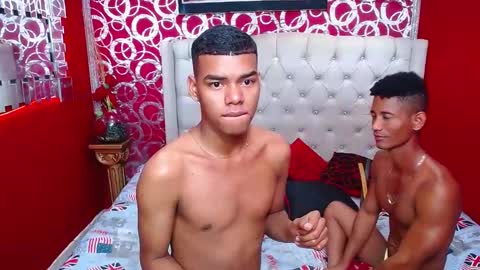 Snapshot of morenoblack23cm chatting on 01/21/25, 01:18 duohot23 online show from 01/21/25, 01:18