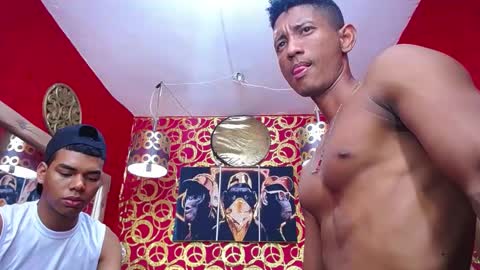 Snapshot of morenoblack23cm chatting on 02/05/25, 07:53 duohot23 online show from 02/05/25, 07:53