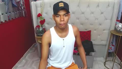 Snapshot of morenoblack23cm chatting on 02/08/25, 07:05 duohot23 online show from 02/08/25, 07:05