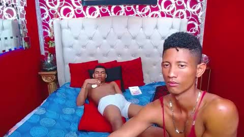 Snapshot of morenoblack23cm chatting on 02/19/25, 01:51 duohot23 online show from 02/19/25, 01:51