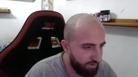 Snapshot of morenoch19 chatting on 03/12/25, 11:33 alejo online show from 03/12/25, 11:33