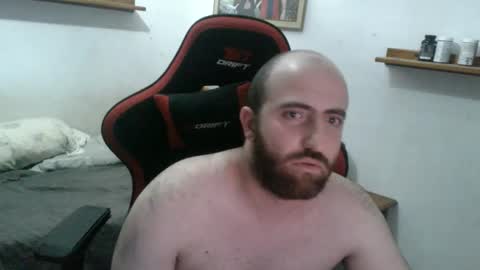 Snapshot of morenoch19 chatting on 09/24/25, 01:58 alejo online show from 09/24/25, 01:58