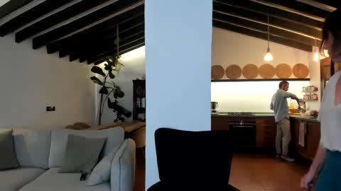 Miri  Charlie online show from 10/11/25, 08:40