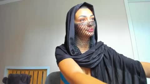 Snapshot of moroccan_diamond_ chatting on 07/04/26, 08:31 Medina online show from 07/04/26, 08:31