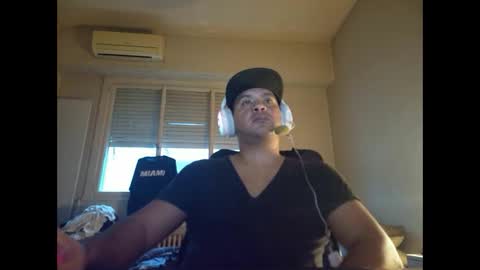 Snapshot of morocho777 chatting on 01/01/25, 08:56 Bruno online show from 01/01/25, 08:56