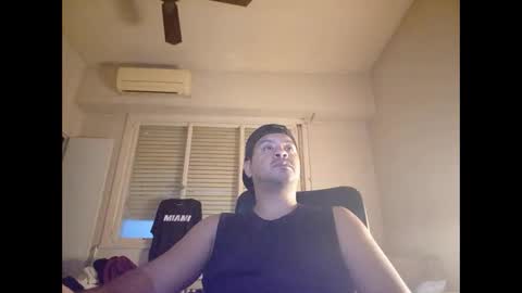 Snapshot of morocho777 chatting on 01/04/25, 08:28 Bruno online show from 01/04/25, 08:28