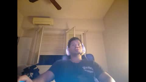 Snapshot of morocho777 chatting on 02/19/25, 05:27 Bruno online show from 02/19/25, 05:27