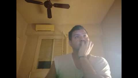 Snapshot of morocho777 chatting on 11/19/25, 05:18 Bruno online show from 11/19/25, 05:18