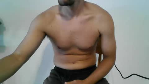 Snapshot of mortimer2080 chatting on 11/18/25, 12:31 mortimer2080 online show from 11/18/25, 12:31