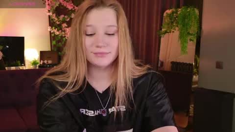 morvelyn online show from 04/29/26, 07:09