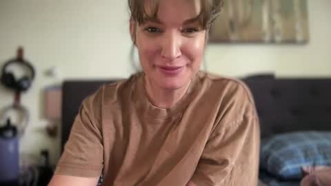 Snapshot of mossy_mommy chatting on 08/06/26, 06:10 Mossy Mommy online show from 08/06/26, 06:10