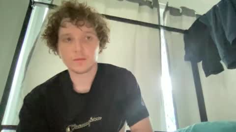 Snapshot of mosterr325 chatting on 02/04/25, 10:02 mosterr325 online show from 02/04/25, 10:02