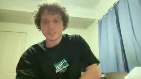 Snapshot of mosterr325 chatting on 03/04/25, 12:44 mosterr325 online show from 03/04/25, 12:44