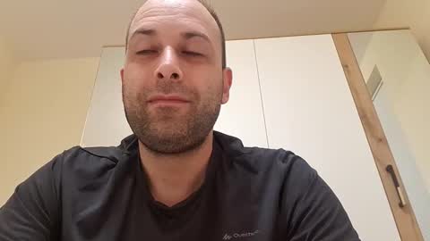 Snapshot of mostwanted7 chatting on 09/14/25, 05:34 mostwanted7 online show from 09/14/25, 05:34